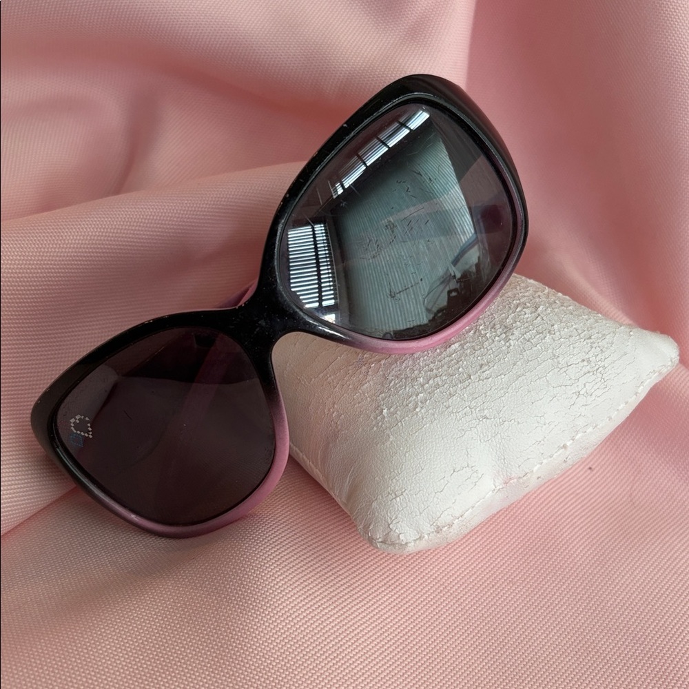 🟢 2008 Girls children’s Icarly sunglasses